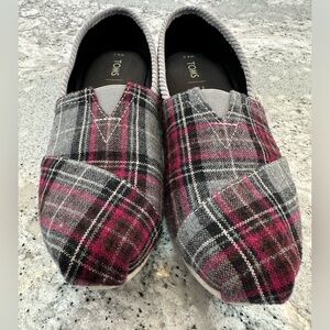 TOMS Black Gray Pink Plaid slip ons